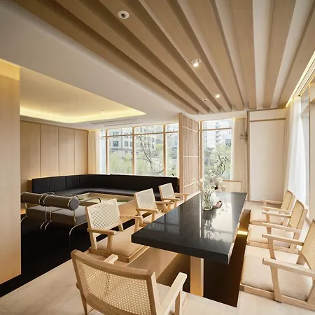 Uh Suite Seoul Deoksugung