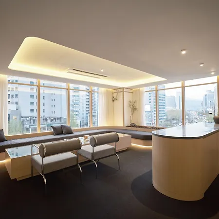 Uh Suite Seoul Deoksugung