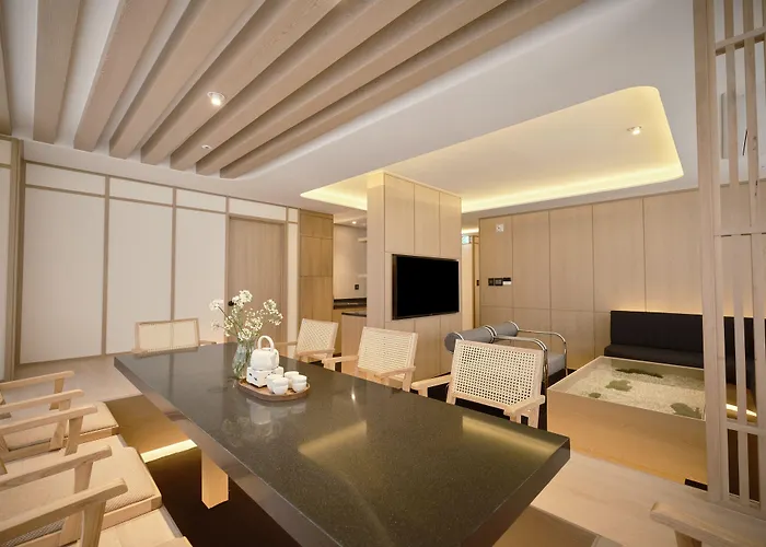 Uh Deoksugung Hotel