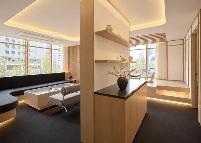 Uh Deoksugung Hotel